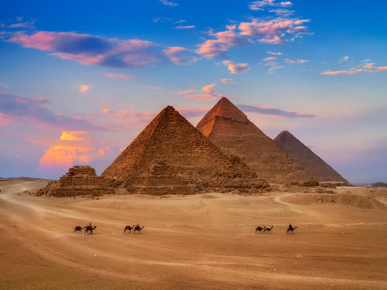What's Inside the Secret Chambers in the Pyramids of Giza | Discovery